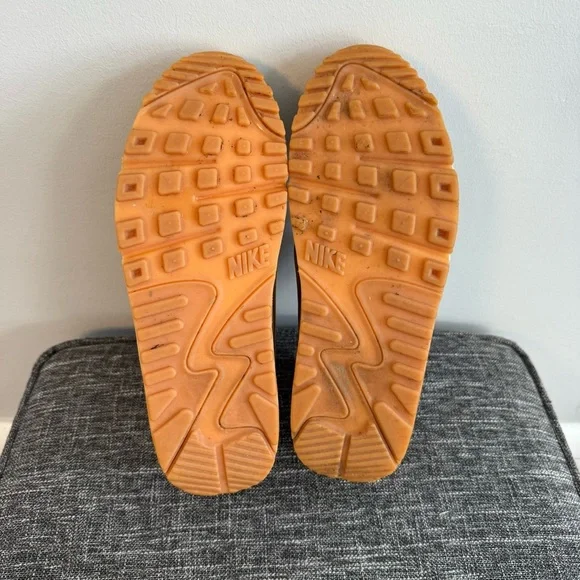 Nike Women's Air Max 90 Futura  Sneakers in Sanddrift, Size 8, Good Condition! - Picture 8 of 10